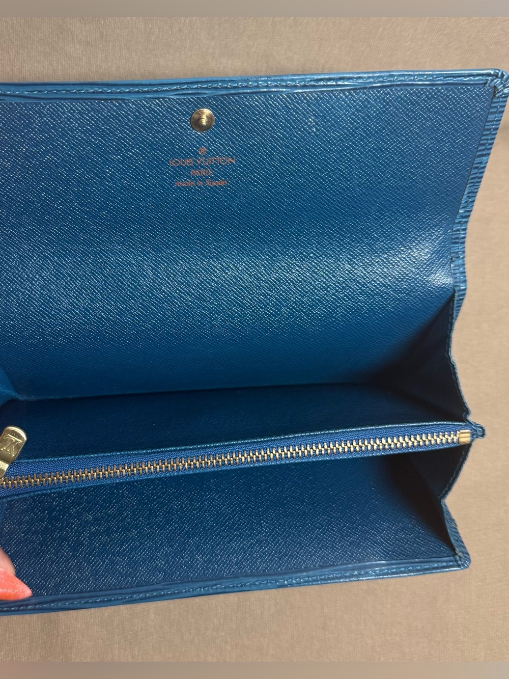 ✨ Authentic Louis Vuitton Portefeuille Sarah Blue Epi Leather ✨ Date Cd: CA1928 - Picture 7 of 12